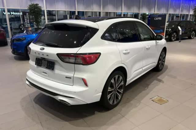 Ford Kuga (2021) thumbnail 5