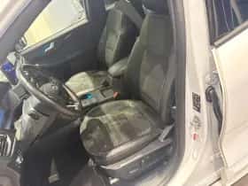 Ford Kuga (2021) thumbnail 9