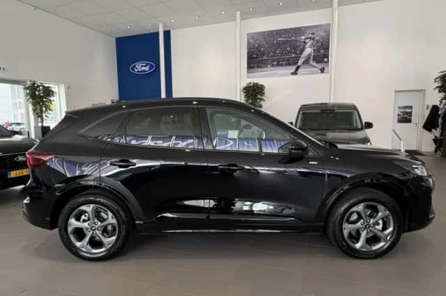 Ford Kuga (2025) thumbnail 4