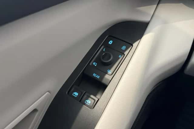 Ford Explorer (2025) thumbnail 23