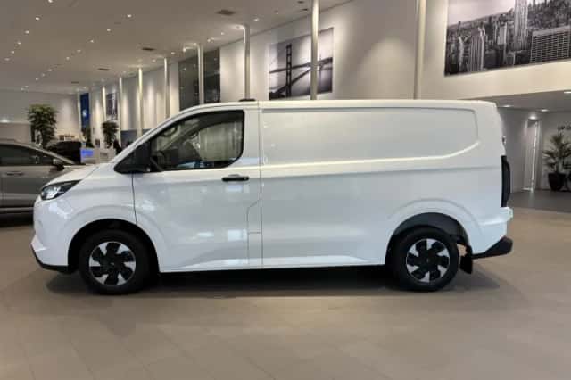 Ford Transit Custom (2025) thumbnail 6