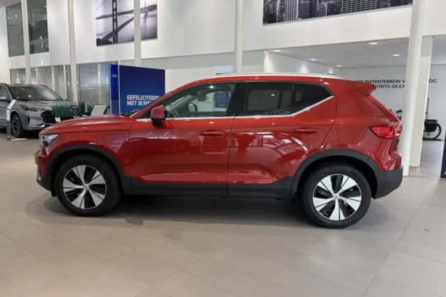 Volvo XC40 (2020) thumbnail 2