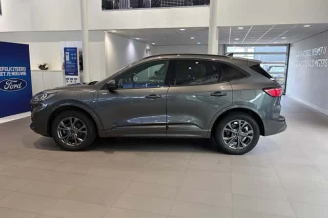 Ford Kuga (2022) thumbnail 2