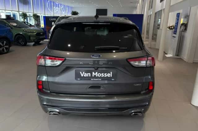 Ford Kuga (2022) thumbnail 4
