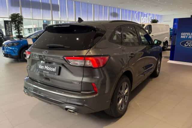 Ford Kuga (2022) thumbnail 5