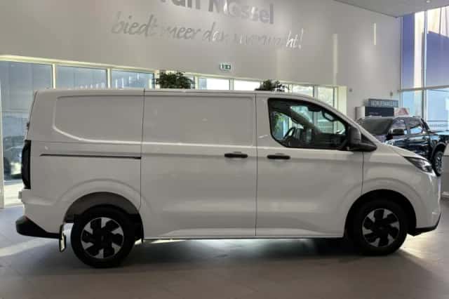 Ford Transit Custom (2025) thumbnail 3