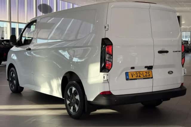 Ford Transit Custom (2025) thumbnail 4