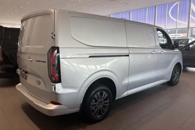Ford E-Transit Custom (2026) thumbnail 4
