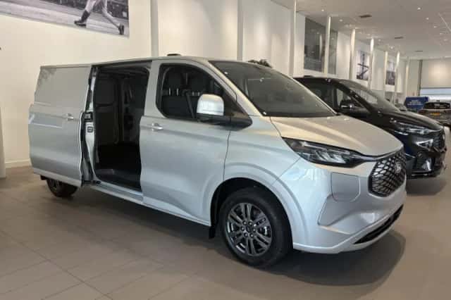 Ford E-Transit Custom (2026) thumbnail 5