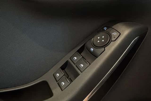 Ford Fiesta (2023) thumbnail 17