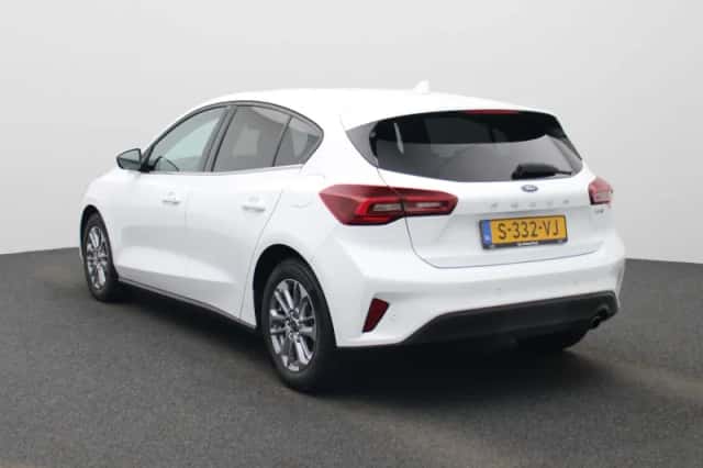 Ford Focus (2023) thumbnail 2
