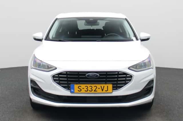 Ford Focus (2023) thumbnail 3