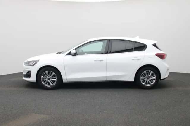 Ford Focus (2023) thumbnail 4