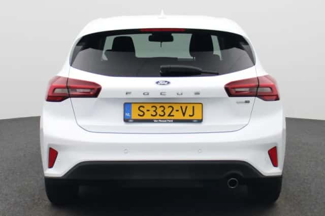 Ford Focus (2023) thumbnail 5