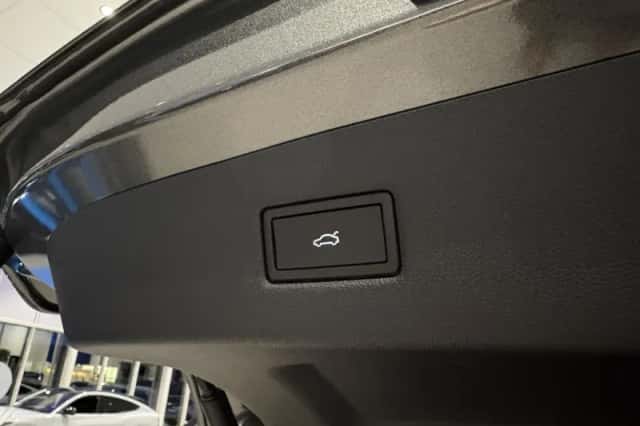 Ford Explorer (2026) thumbnail 12