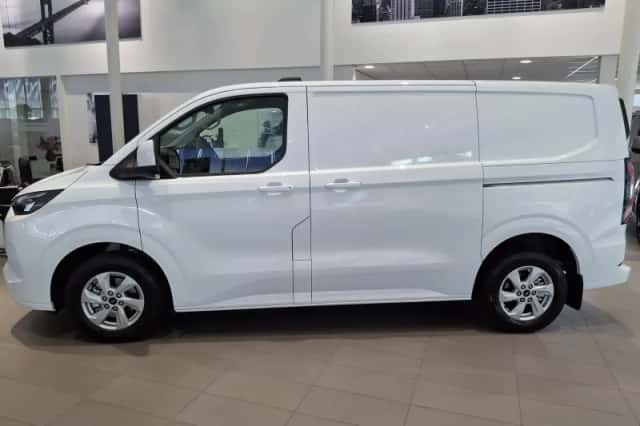 Ford E-Transit Custom (2026) thumbnail 2
