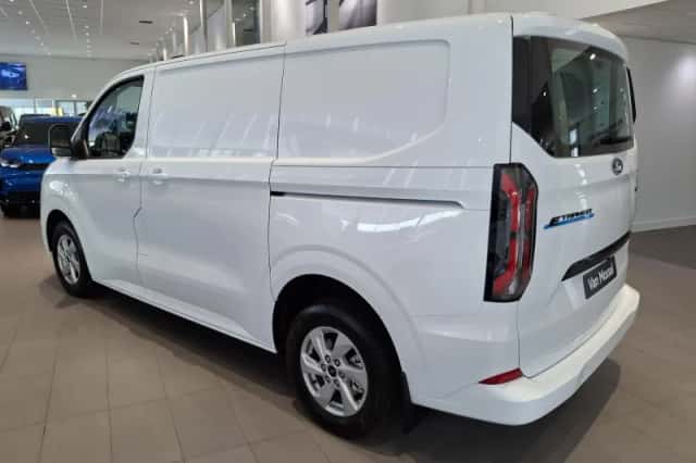Ford E-Transit Custom (2026) thumbnail 3