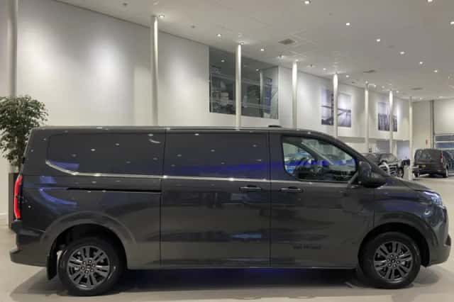 Ford E-Transit Custom (2026) thumbnail 5