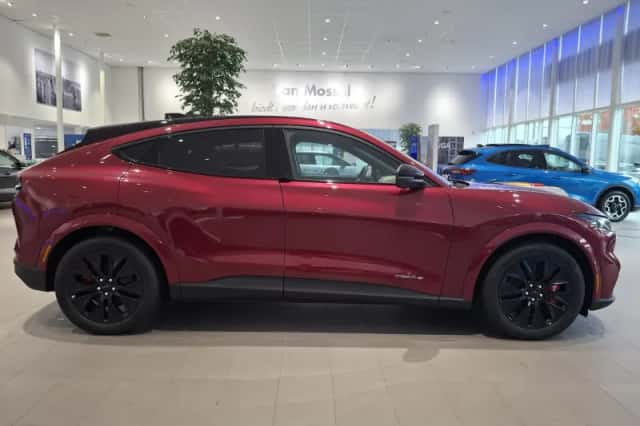 Ford Mustang Mach-E (2026) thumbnail 7
