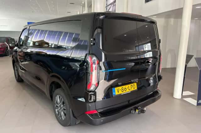 Ford E-Transit Custom (2025) thumbnail 3