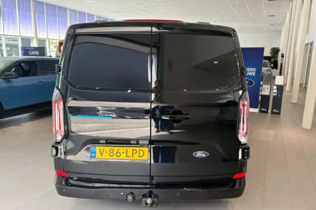 Ford E-Transit Custom (2025) thumbnail 4