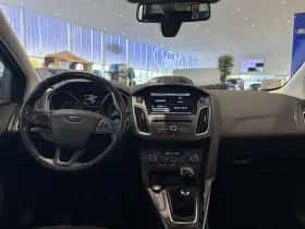 Ford Focus (2016) thumbnail 21