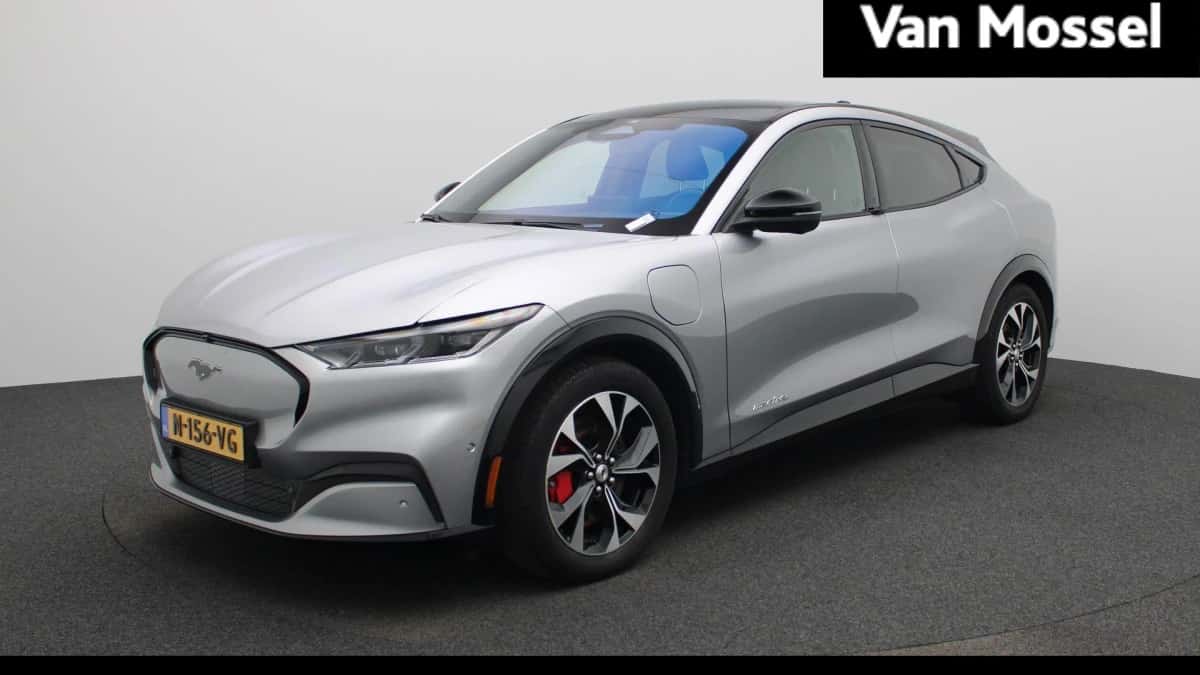 Ford Mustang Mach-E (2021) — foto 1