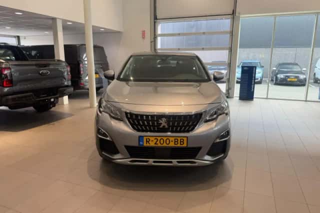 Peugeot 3008 (2018) thumbnail 2