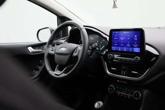 Ford Fiesta (2021) thumbnail 32