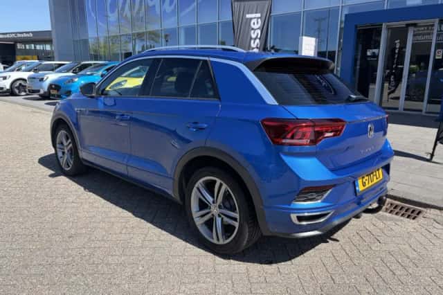 Volkswagen T-Roc (2019) thumbnail 3