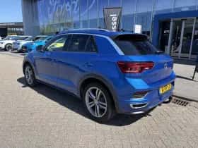 Volkswagen T-Roc (2019) thumbnail 3
