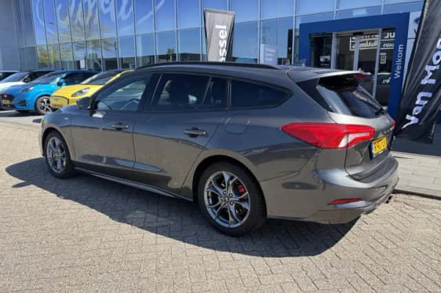 Ford Focus (2020) thumbnail 3