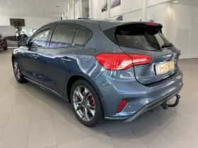 Ford Focus (2021) thumbnail 3