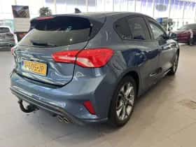 Ford Focus (2021) thumbnail 5