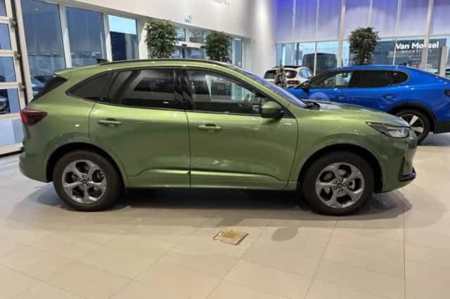 Ford Kuga (2025) thumbnail 6