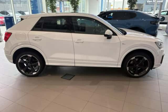 Audi Q2 (2018) thumbnail 5
