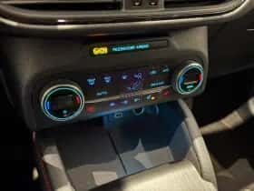 Ford Kuga (2022) thumbnail 25