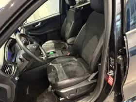 Ford Kuga (2022) thumbnail 9
