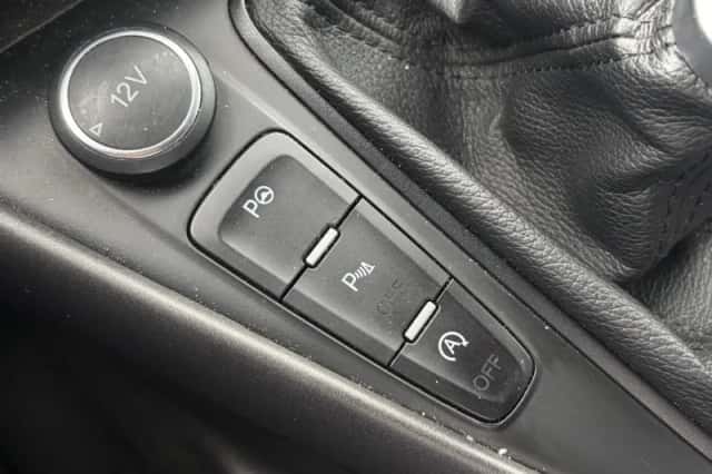 Ford Focus (2018) thumbnail 18