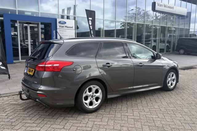 Ford Focus (2018) thumbnail 5