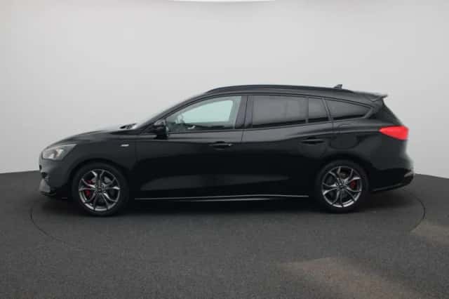 Ford Focus (2021) thumbnail 4
