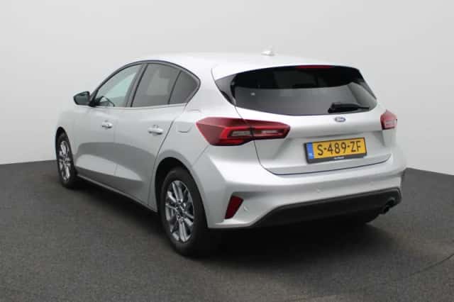 Ford Focus (2023) thumbnail 2