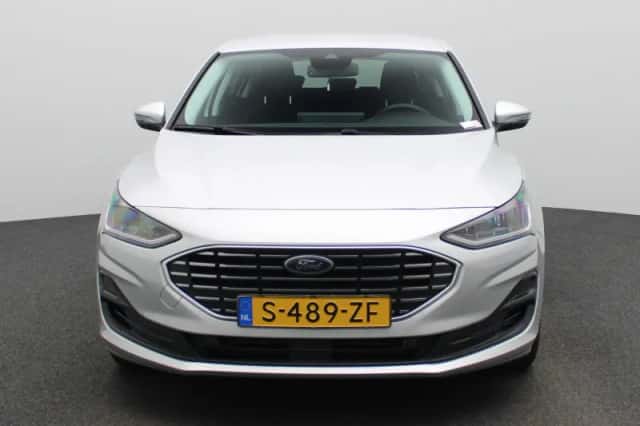 Ford Focus (2023) thumbnail 3