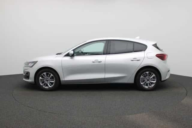 Ford Focus (2023) thumbnail 4