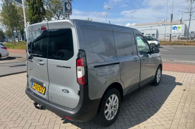 Ford Transit Courier (2024) thumbnail 5