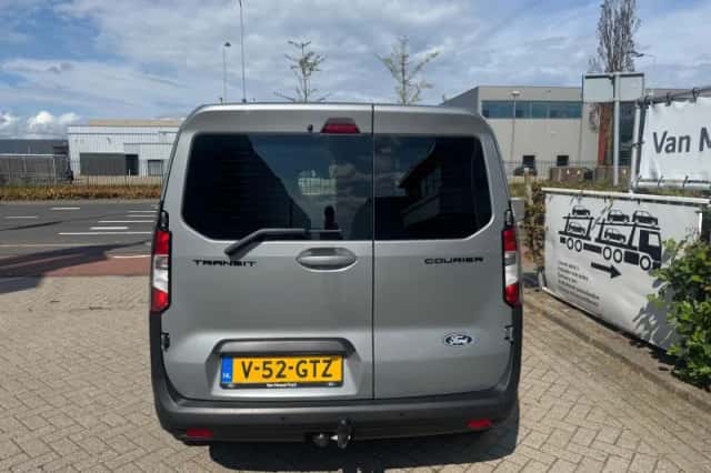 Ford Transit Courier (2024) thumbnail 6