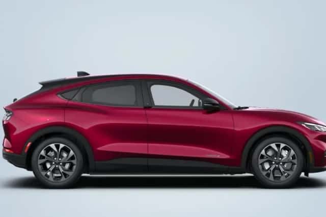 Ford Mustang Mach-E (2026) thumbnail 3