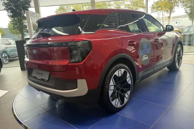 Ford Explorer (2026) thumbnail 6