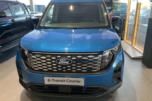 Ford E-Transit (2026) thumbnail 2