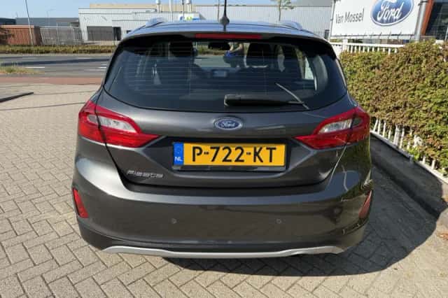 Ford Fiesta (2018) thumbnail 4